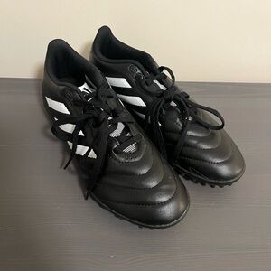 Adidas indoor cleats - used twice